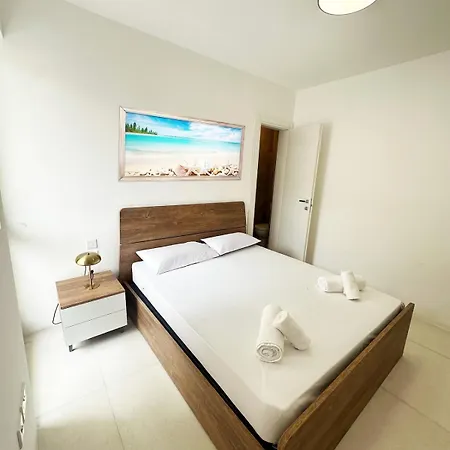 Elegant Escape In Paceville Apartmán *