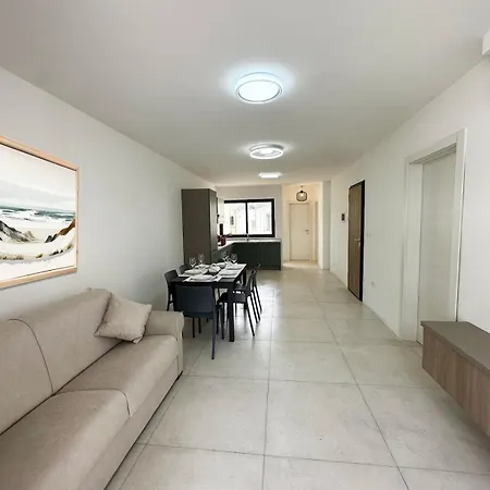 Apartment Elegant Escape In Pacaville Saint Julian's